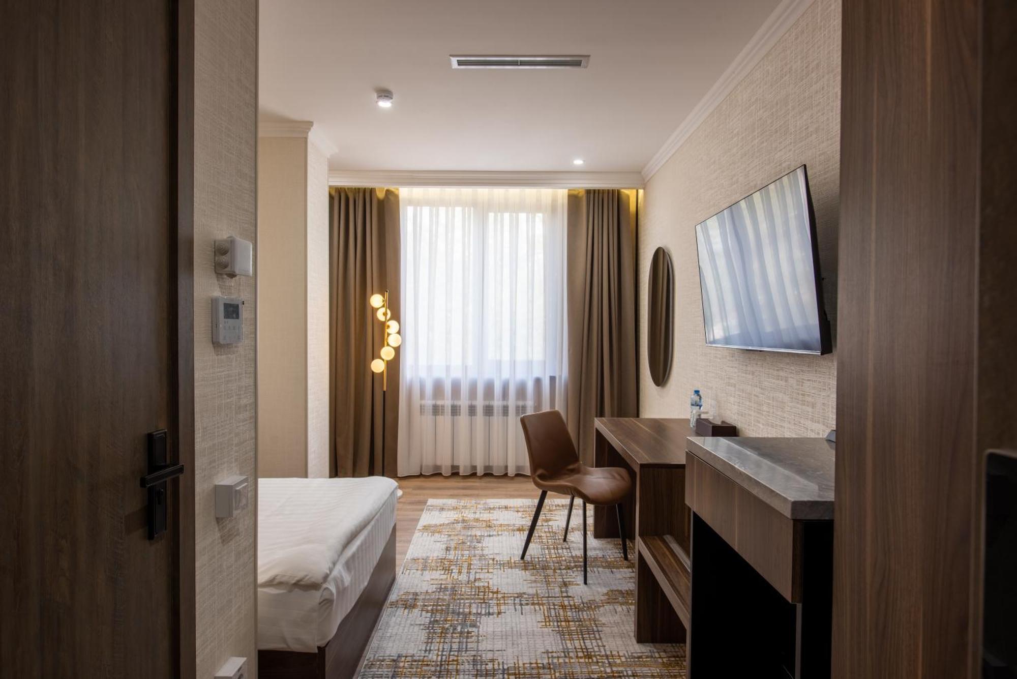 Silk Road Premium Hotel Tasjkent Buitenkant foto