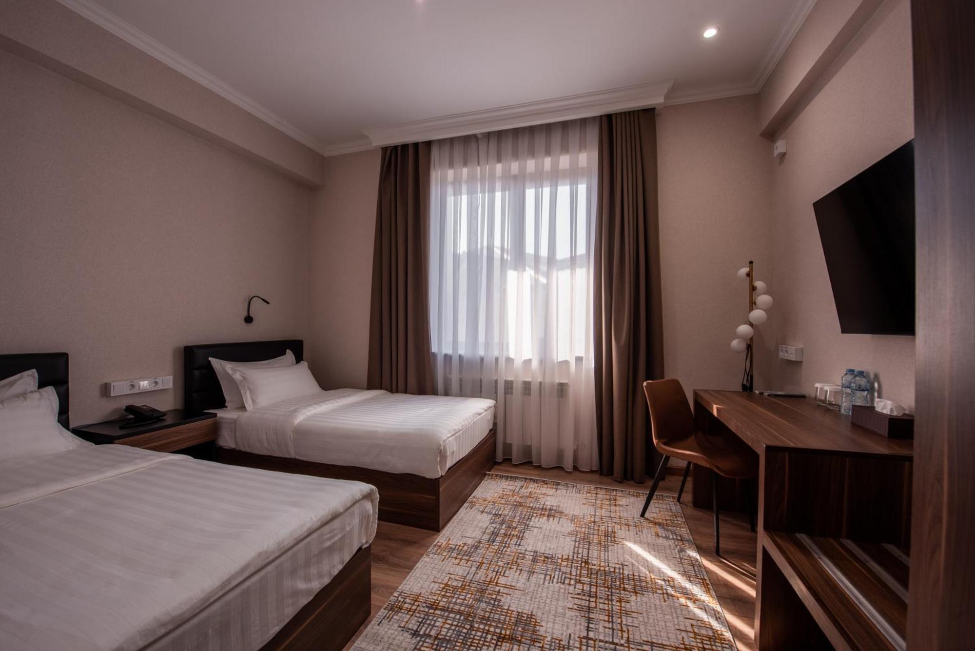 Silk Road Premium Hotel Tasjkent Buitenkant foto