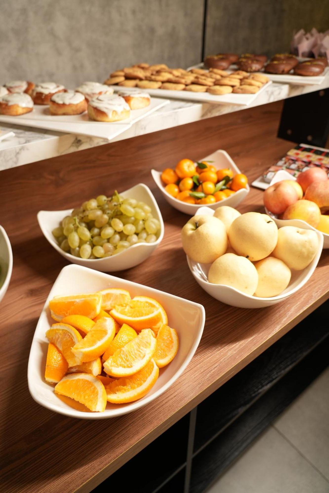 Silk Road Premium Hotel Tasjkent Buitenkant foto