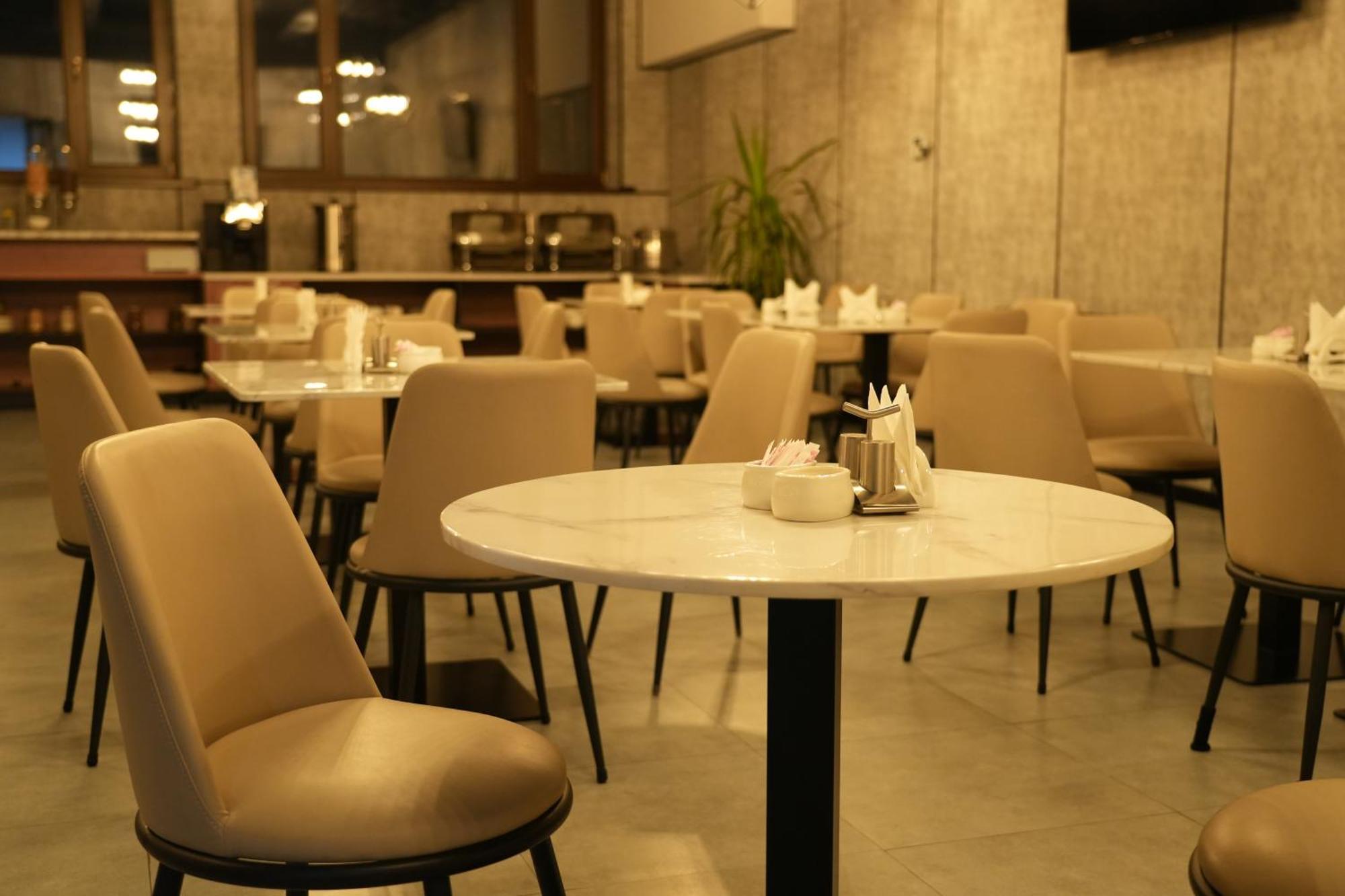 Silk Road Premium Hotel Tasjkent Buitenkant foto